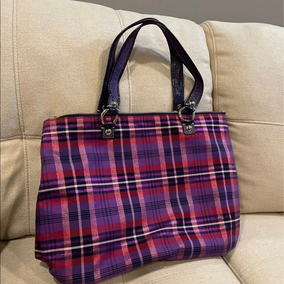 Limited Edition Coach Poppy Purse - Picture 2 of 2